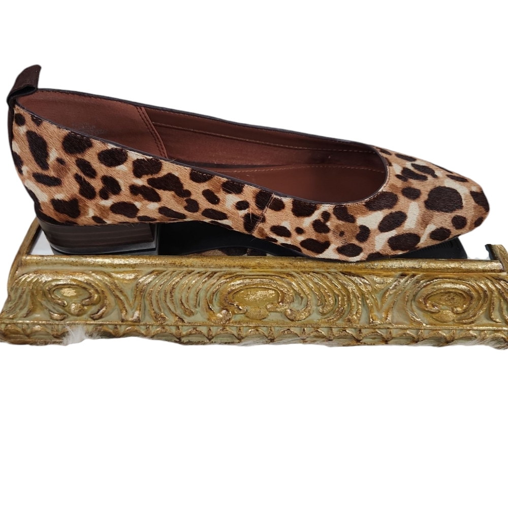 Essex Lane, women's Leopard print flat shoes, never worn,  size 7 1/2 M. - Picture 2 of 11